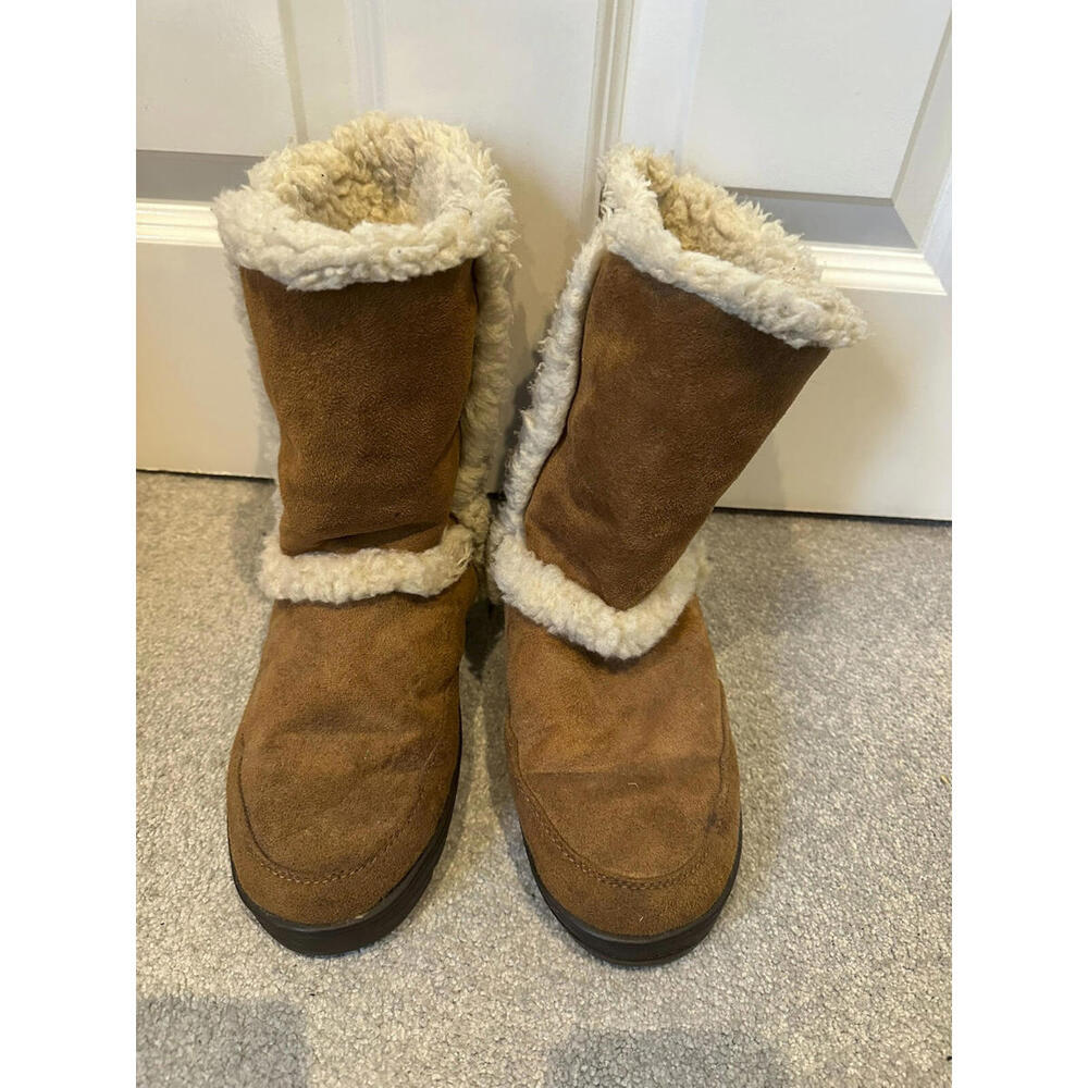 Ubranded Tan Shearling Style Boots - Size 7